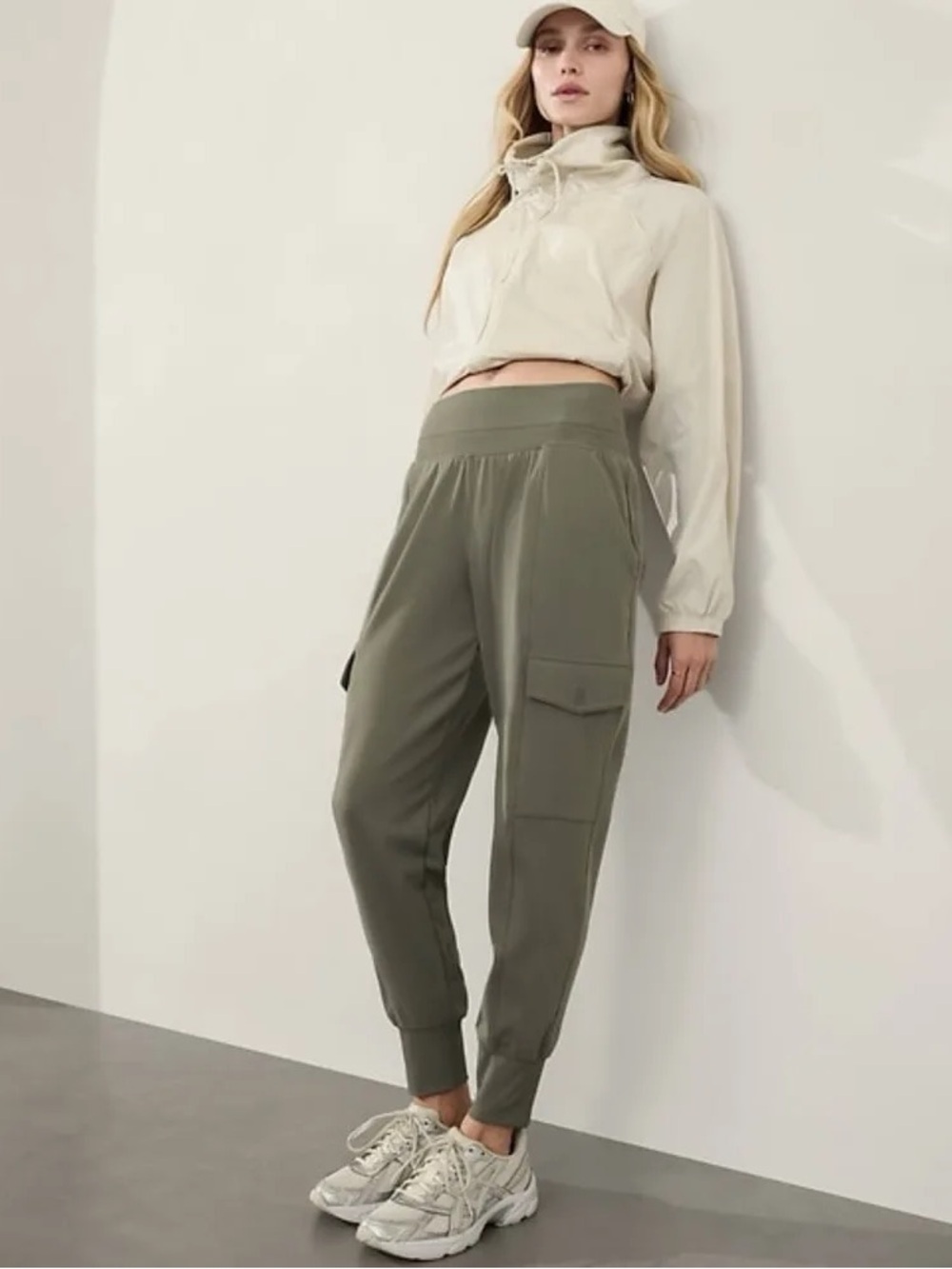 ATHLETA | Venice High Rise Cargo Joggers in Moss Green | M - Picture 1 of 5